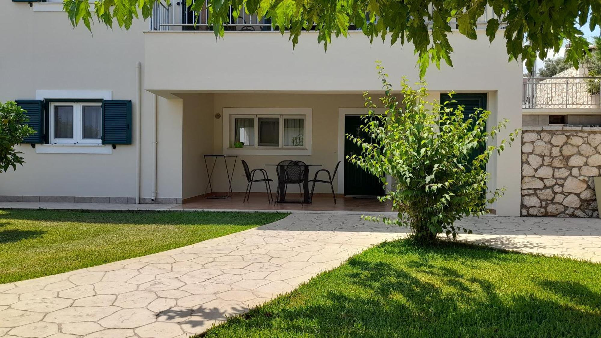 Lefkogea Villas & Apartments Tsoukaládhes Eksteriør billede